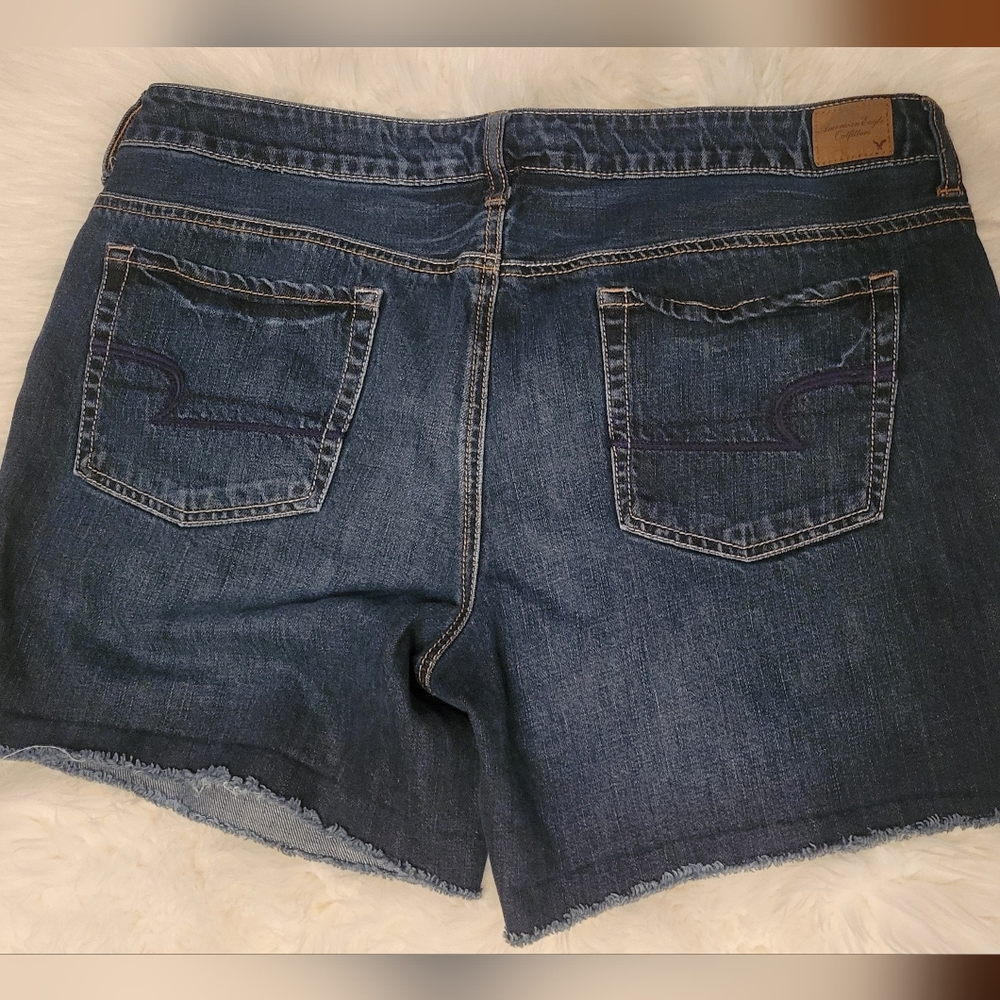 AMERICAN EAGLE JEAN' SHORTS SIZE 16. - Picture 2 of 9